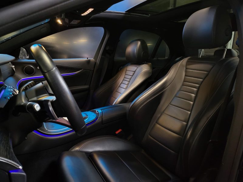 MERCEDES CLASSE E 300 de 306cv AMG LINE / SUIVI MERCEDES / TOIT OUVRANT / SIEGES ELECTRIQUES / CARPL
