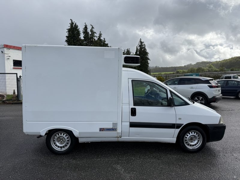 FIAT SCUDO Fourgon 2.0 JTD 1997cm3 94cv