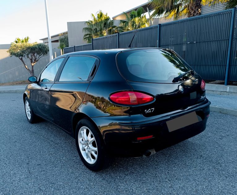 ALFA ROMÉO 147 2.0l 150ch boîte auto, 2003, marron, 5 portes, 