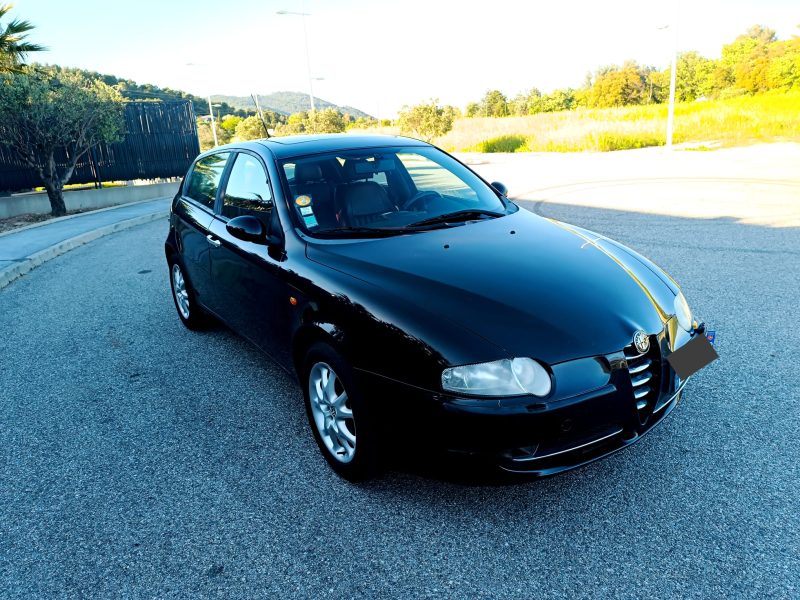 ALFA ROMÉO 147 2.0l 150ch boîte auto, 2003, marron, 5 portes, 