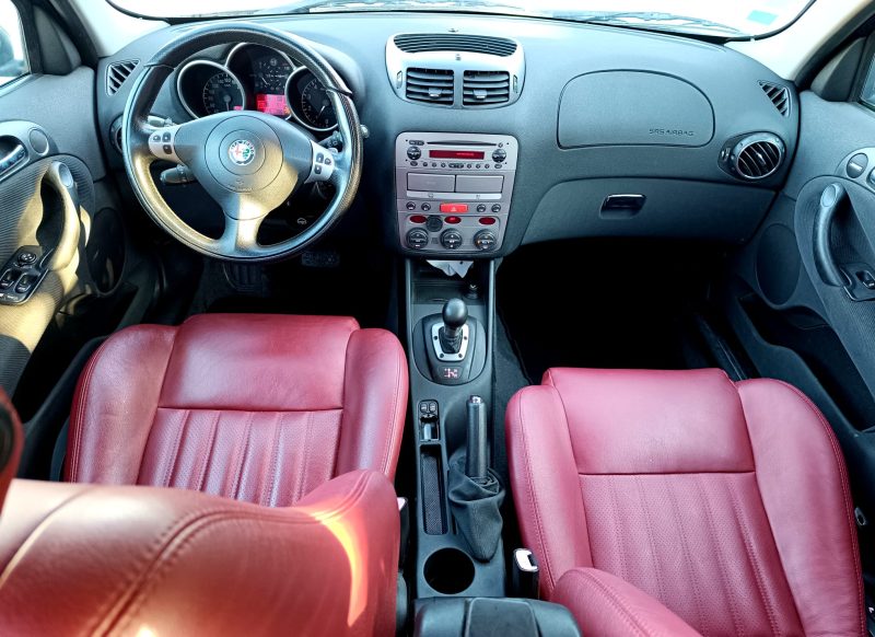 ALFA ROMÉO 147 2.0l 150ch boîte auto, 2003, marron, 5 portes, 