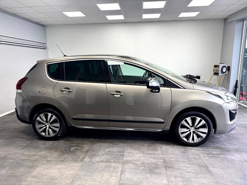 PEUGEOT 3008 2015