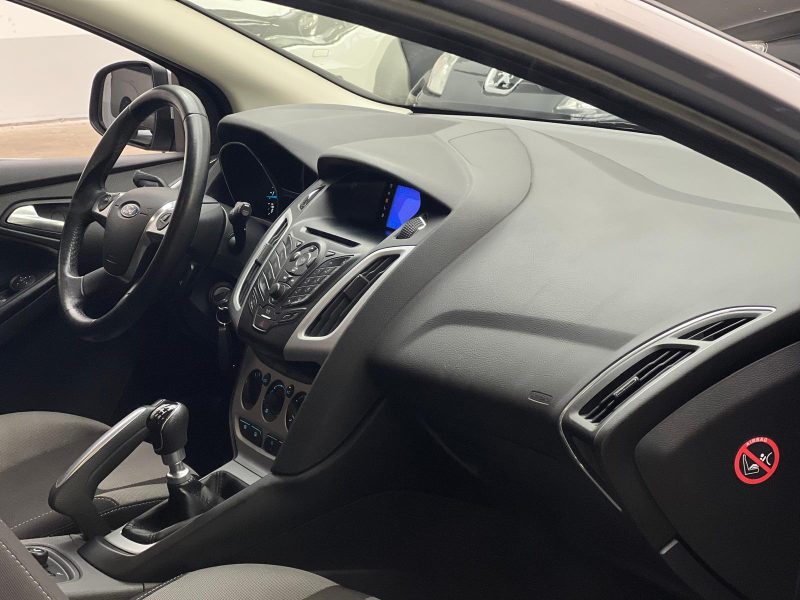 FORD FOCUS 1.6 TDCi 116CH CHAMPIONS EDITION