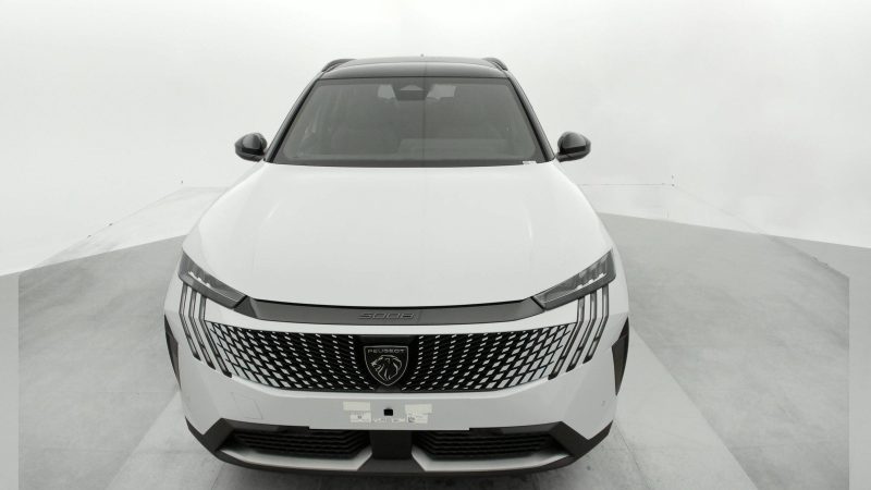PEUGEOT 5008