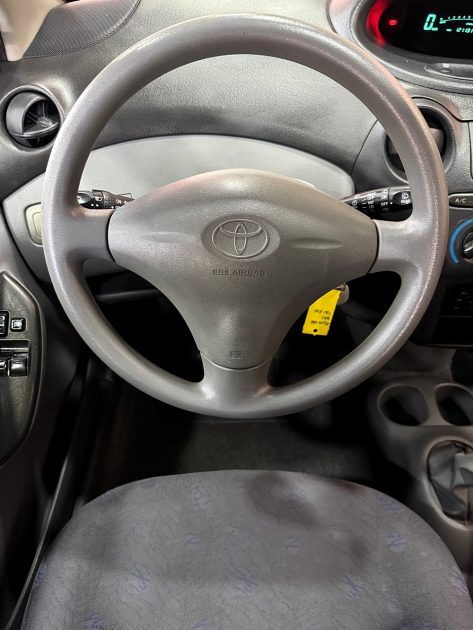 TOYOTA YARIS 2002