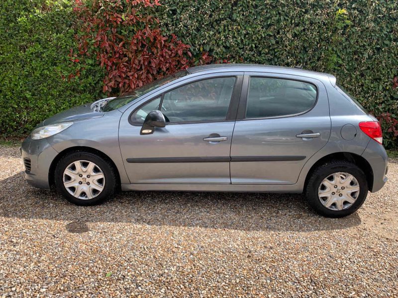 PEUGEOT 207 2010 1.4i