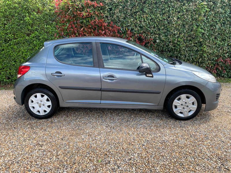 PEUGEOT 207 2010 1.4i