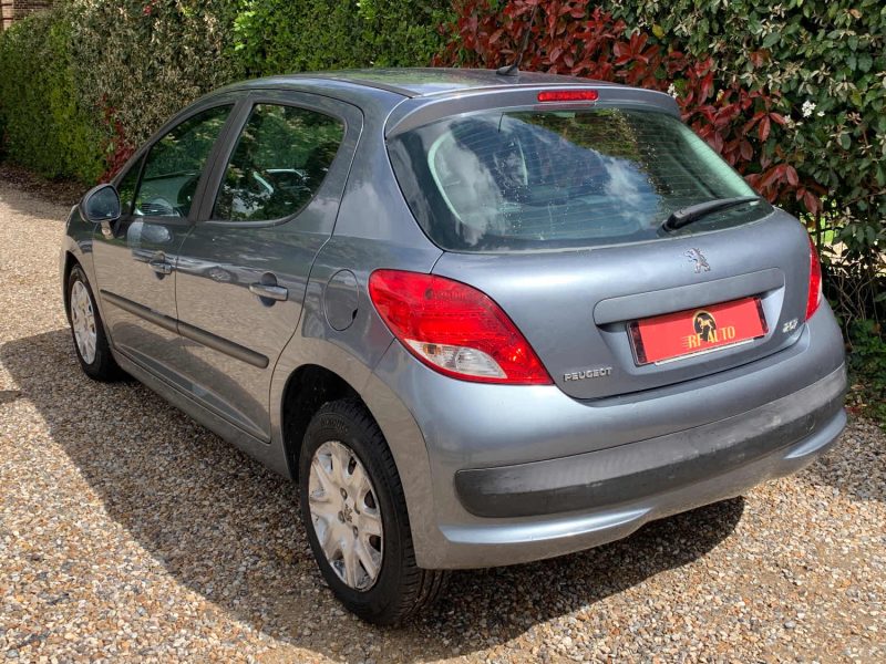 PEUGEOT 207 2010 1.4i