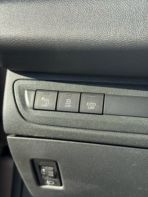 PEUGEOT  208 1.6 HDI 92cv  / Bluetooth / CT OK / Révisée 