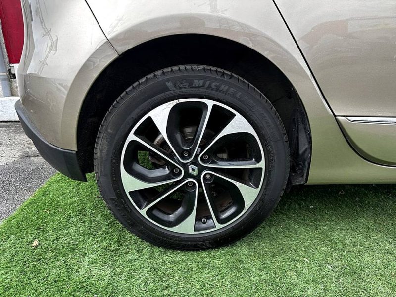 RENAULT MEGANE SCENIC III 2015