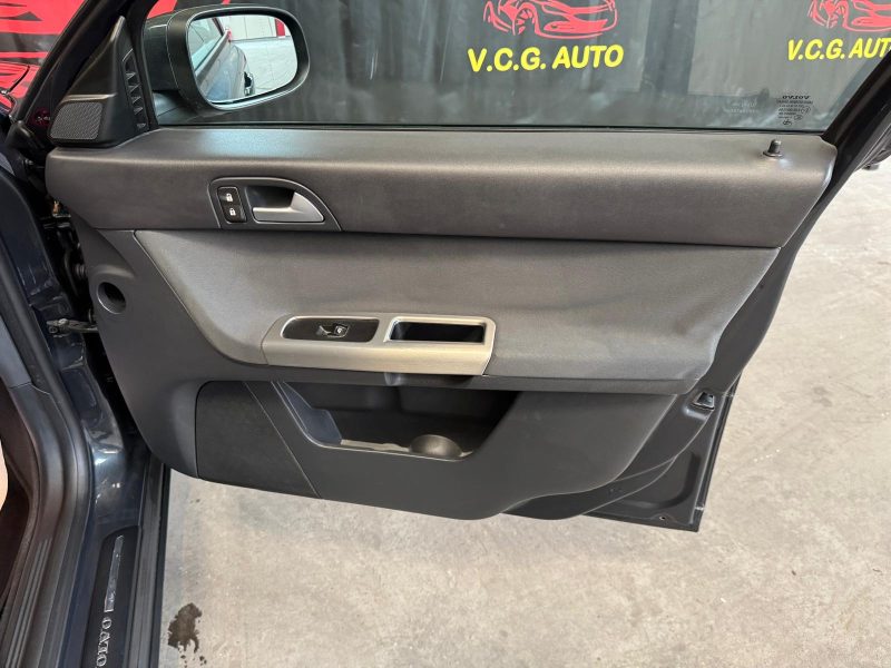 VOLVO V50 1.6 D 110 Momentum 