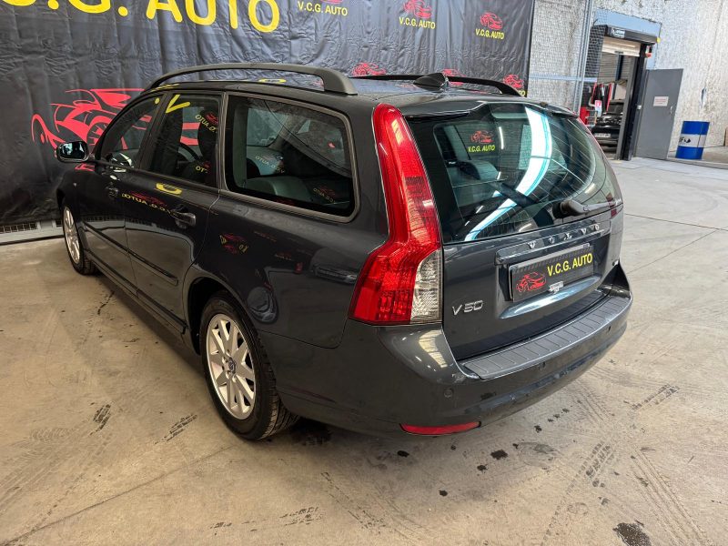 VOLVO V50 1.6 D 110 Momentum 