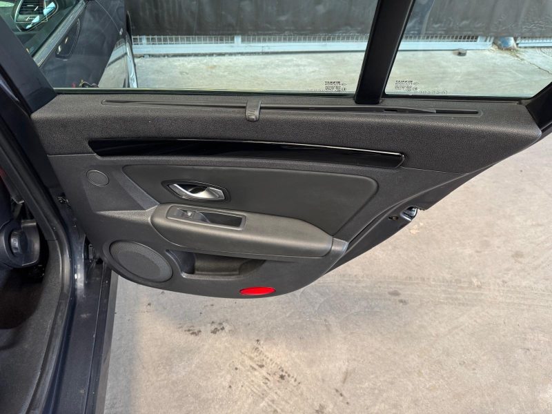 RENAULT LAGUNA 1.5 DCI 110 BOSE EDITION