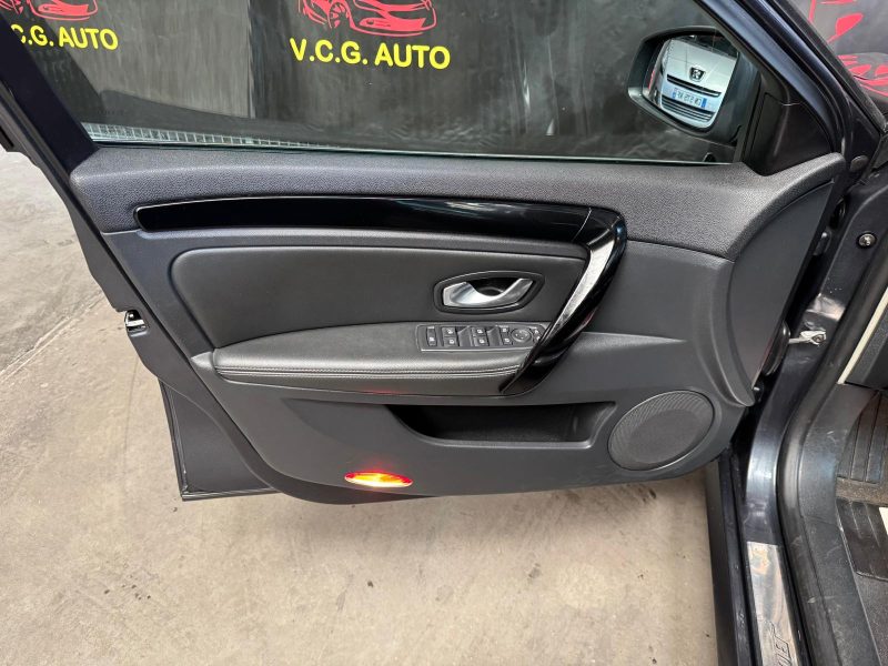 RENAULT LAGUNA 1.5 DCI 110 BOSE EDITION