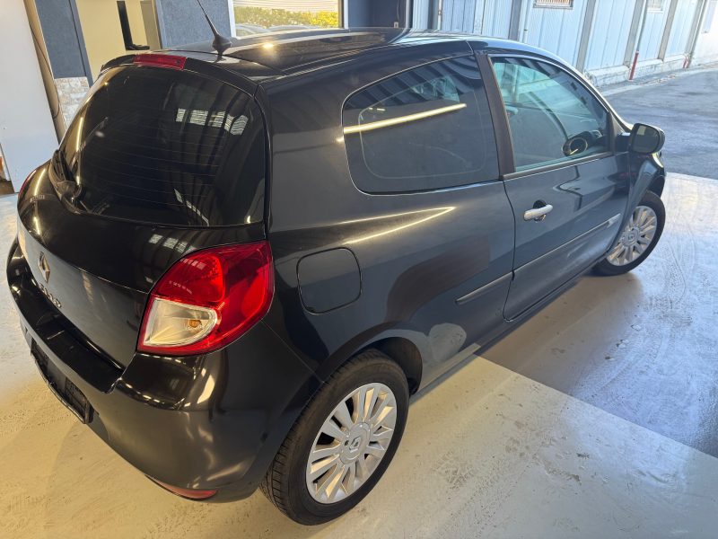 RENAULT  CLIO 1.2 16V Dynamique (125 900 km) 