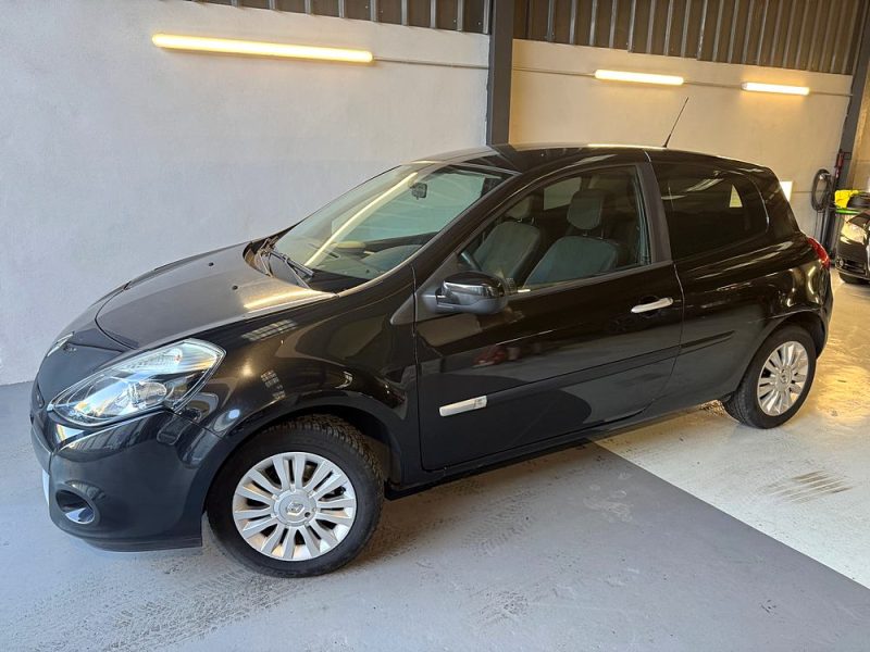 RENAULT  CLIO 1.2 16V Dynamique (125 900 km) 