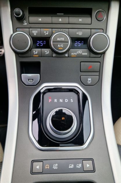 LAND ROVER Range Rover EVOQUE 2.2L TD4 150cv 4WD Boîte Auto PURE PACK TECH