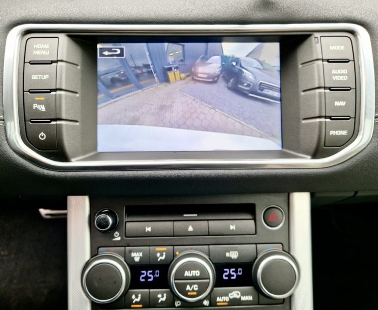 LAND ROVER Range Rover EVOQUE 2.2L TD4 150cv 4WD Boîte Auto PURE PACK TECH