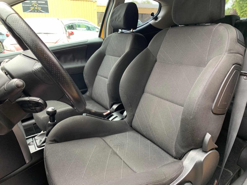 PEUGEOT 207 2006 1.4i 