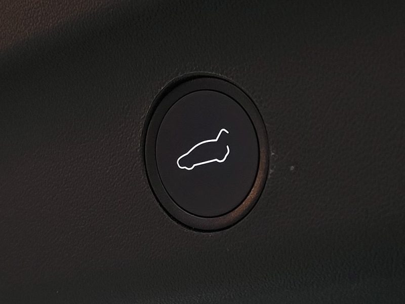 TESLA MODEL Y 300cv Standard Propulsion Boîte Auto 1ère Main