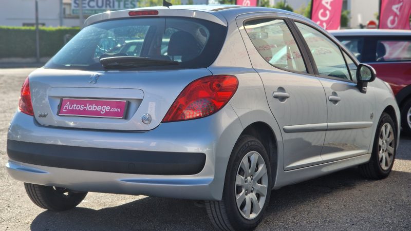 PEUGEOT 207 2009