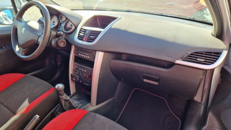 PEUGEOT 207 2009