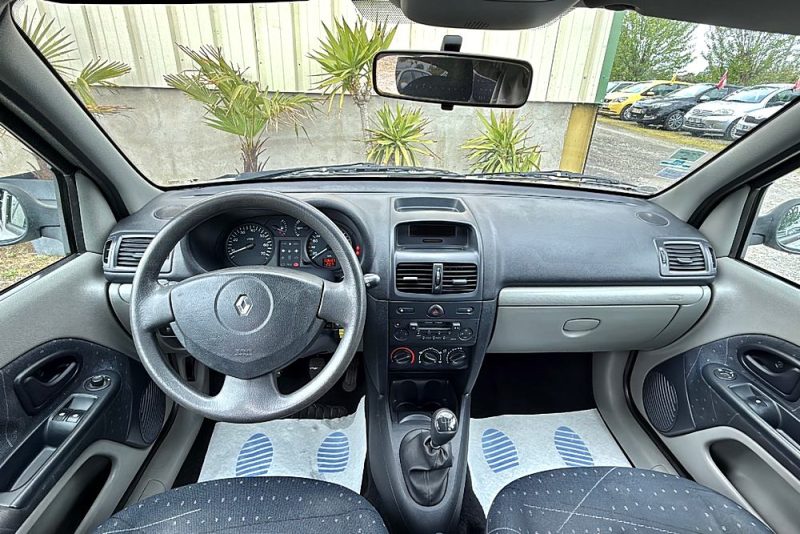RENAULT CLIO 1.2i 16V 75CH Expression - Garantie