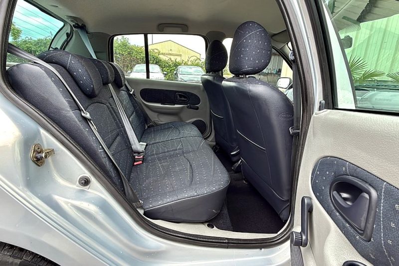 RENAULT CLIO 1.2i 16V 75CH Expression - Garantie