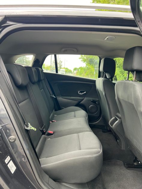 RENAULT MEGANE III Grandtour 2012