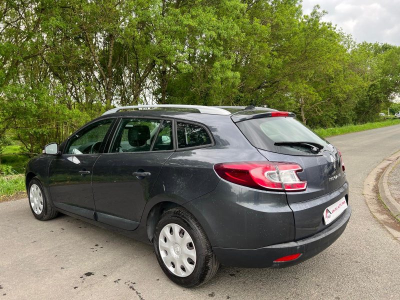 RENAULT MEGANE III Grandtour 2012