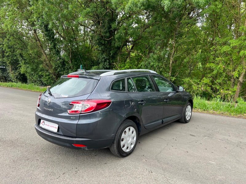 RENAULT MEGANE III Grandtour 2012