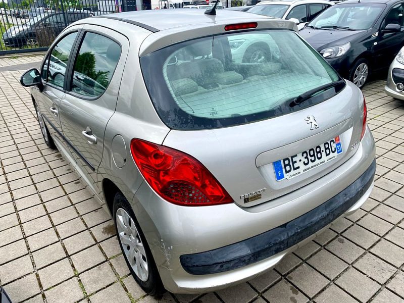 PEUGEOT 207 1.4i - 16 90 CH Pack Executive