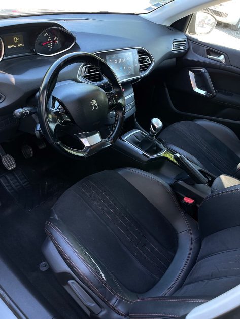 PEUGEOT 308 2018