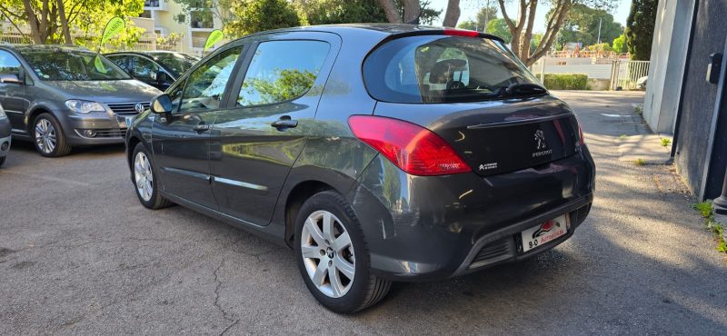 Peugeot 308 phase 2 1.6l HDi 112ch BVA6 Allure , *Clim auto*, *GPS*, *Bluetooth*
