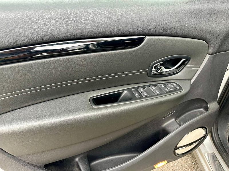 RENAULT SCENIC III 1.5 dCi 110 BOSE EDC