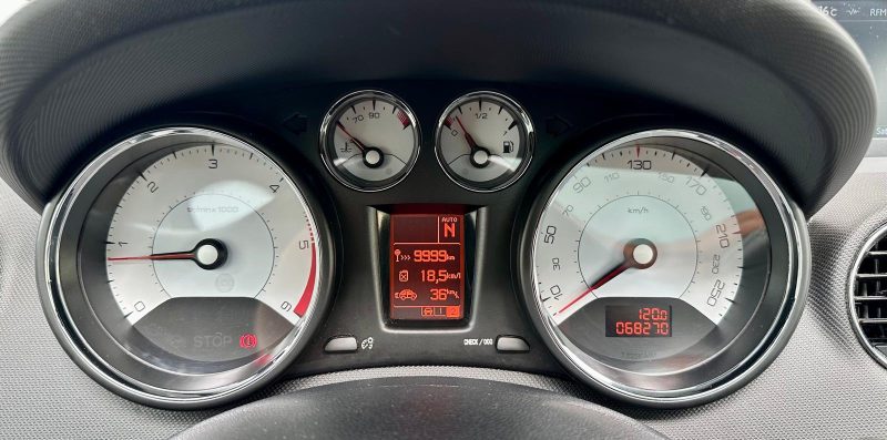 PEUGEOT 308 1.6 e-HDI 112 ALLURE BMP6