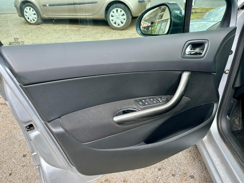 PEUGEOT 308 1.6 e-HDI 112 ALLURE BMP6