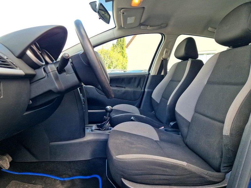 PEUGEOT 207 1.4L BlueLion HDi 68Ch *STYLE* / REVISEE&GARANTIE