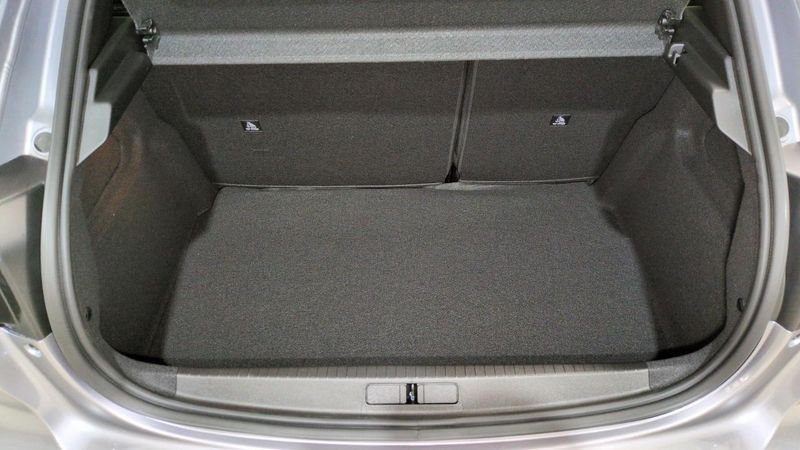 Peugeot 208 Hybrid 110 e-dcs6 gt + angles morts + navi