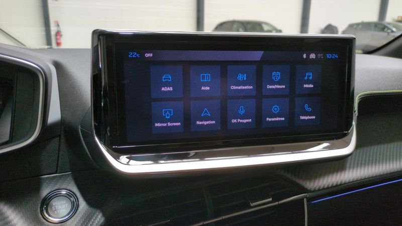 Peugeot 208 Hybrid 110 e-dcs6 gt + angles morts + navi