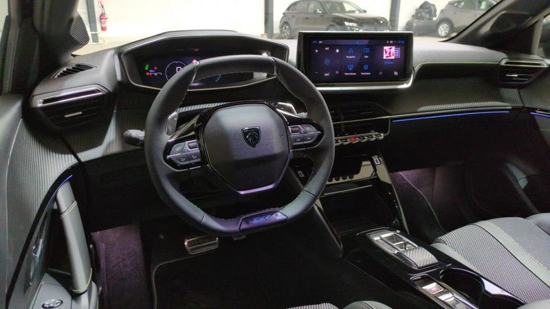 Peugeot 208 Hybrid 110 e-dcs6 gt + angles morts + navi