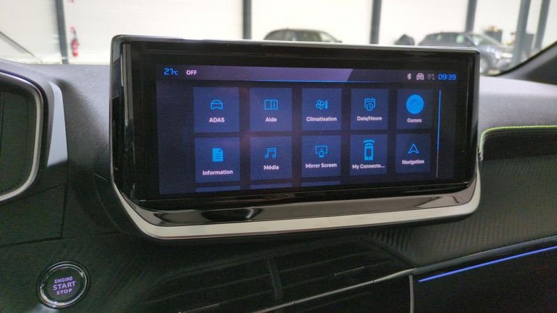 Peugeot 208 Hybrid 110 e-dcs6 gt + angles morts + navi