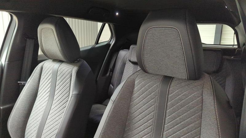 Peugeot 2008 nouveau Hybrid 145 e-dcs6 allure