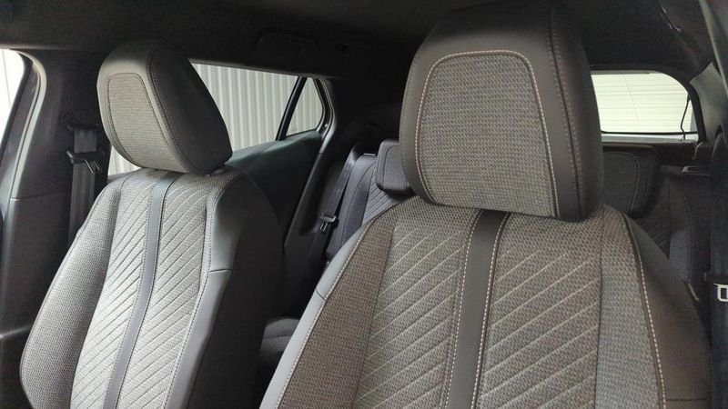 Peugeot 2008 nouveau Hybrid 145 e-dcs6 allure