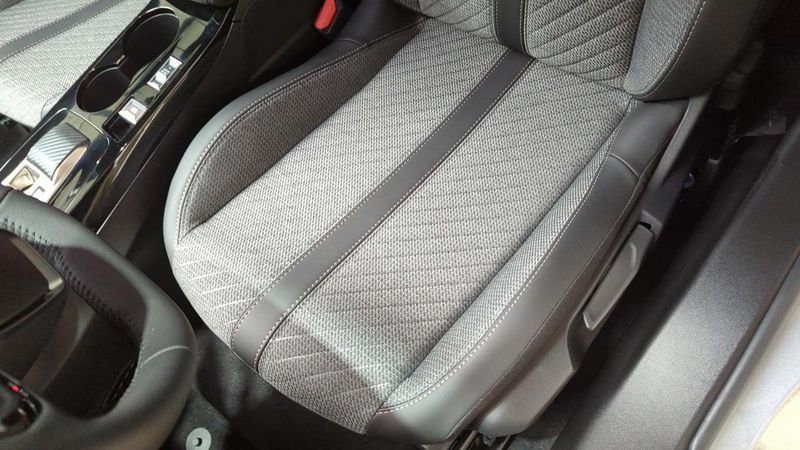 Peugeot 2008 nouveau Hybrid 145 e-dcs6 allure