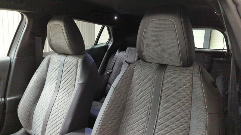 Peugeot 2008 nouveau Hybrid 145 e-dcs6 allure + adml + navi