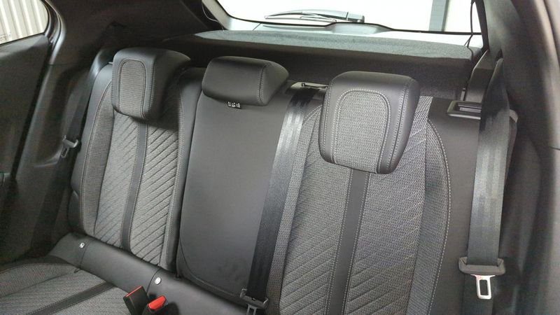 Peugeot 2008 nouveau Hybrid 145 e-dcs6 allure + adml + navi