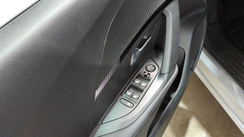 Peugeot 2008 nouveau Hybrid 145 e-dcs6 allure + pack navigation & access +  vision drive assist plus