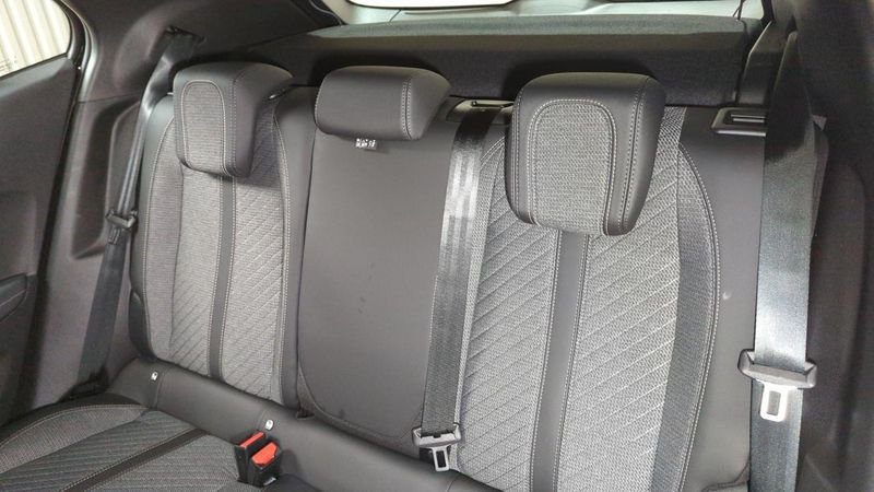 Peugeot 2008 nouveau Hybrid 145 e-dcs6 allure + pack navigation & access +  vision drive assist plus