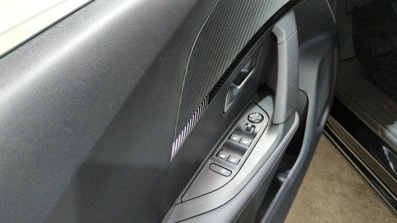 Peugeot 2008 nouveau Hybrid 145 e-dcs6 allure + pack navigation & access +  vision drive assist plus